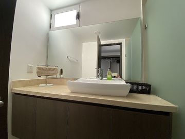 Departamento en Renta en Juriquilla amueblado. Alberca, Gym, Padel