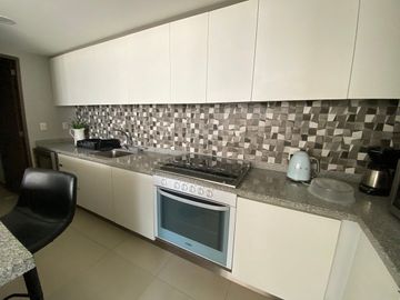 Departamento en Renta en Juriquilla amueblado. Alberca, Gym, Padel