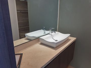 Departamento en Renta en Juriquilla amueblado. Alberca, Gym, Padel