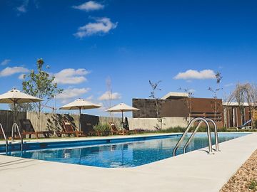 Casa en Renta Juriquilla Altos, 4 recs. con baño, salaTv, Roofgarden