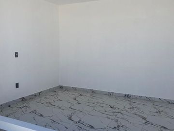 Casa en Renta Juriquilla Altos, 4 recs. con baño, salaTv, Roofgarden