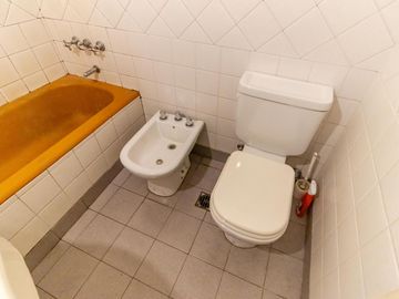 Departamento 4 amb. con cochera Av. Córdoba 6000