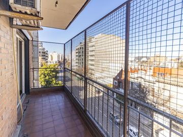 Departamento 4 amb. con cochera Av. Córdoba 6000
