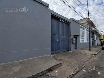 Depósito en Caseros