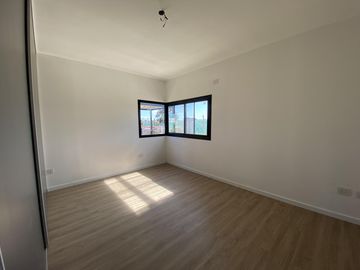 Venta Casa de 3 Dormitorios en Los Pasos Del Jockey 4