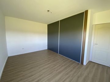 Venta Casa de 3 Dormitorios en Los Pasos Del Jockey 4