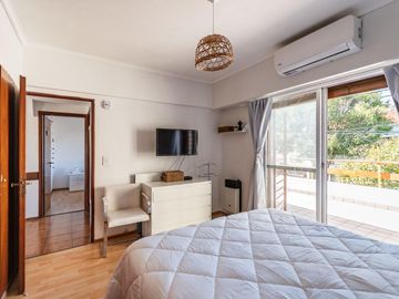 Venta Casa 4 Ambientes con Pileta, Quincho, Terrazas y Garage – Parque Chacabuco