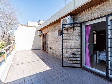 Venta Casa 4 Ambientes con Pileta, Quincho, Terrazas y Garage – Parque Chacabuco