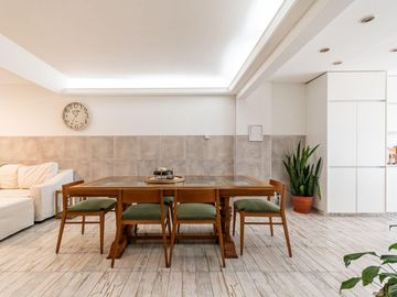 Venta Casa 4 Ambientes con Pileta, Quincho, Terrazas y Garage – Parque Chacabuco