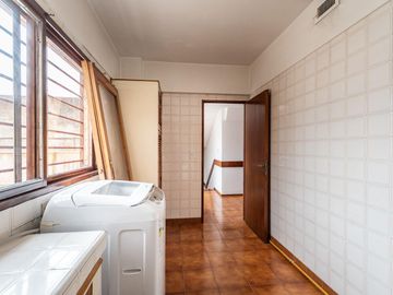 Venta Casa 4 Ambientes con Pileta, Quincho, Terrazas y Garage – Parque Chacabuco