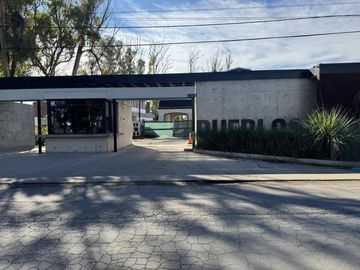 Lote en venta de 401 m2 en Barrio cerrado Pueblo DC I, calle 133 entre 505 y 506