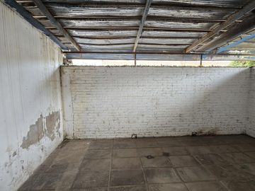 LOCAL COMERCIAL SOBRE AVENIDA BLAS PARERA APTO VARIOS DESTINOS