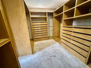 Polanco venta amplio y céntrico departamento para remodelar !!