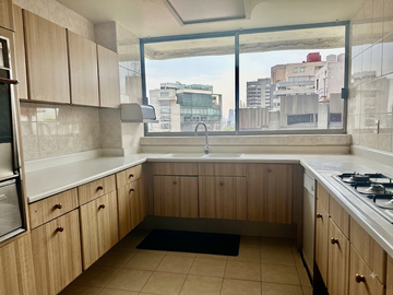 Polanco venta amplio y céntrico departamento para remodelar !!