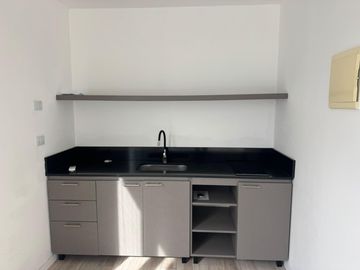 Monoambiente de 51m2 con cochera en Distrito Quartier Retiro. VENTA