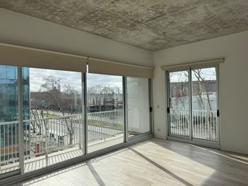 Monoambiente de 51m2 con cochera en Distrito Quartier Retiro. VENTA