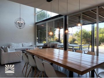 Casa en Alquiler Temporal Costa Esmeralda Barrio Marítimo I, 4 Dormitorios Playroom Pileta