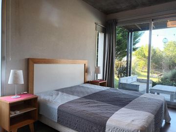 Casa en Alquiler Temporal Costa Esmeralda Barrio Marítimo I, 4 Dormitorios Playroom Pileta