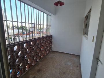 Departamento 2 dorm p/ escalera 2 baños en Cofico
