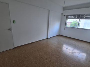 Departamento 2 dorm p/ escalera 2 baños en Cofico