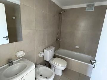 Divino 3 Amb Fte Gr Balcon corr Todo Fte Coc Lav Ind 3 Añ Blvd Mendoza, sbte AP Prof