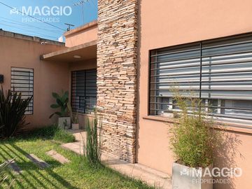 VENTA CASA 3 AMBIENTES MORON