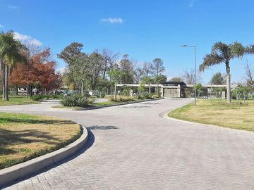 Terreno en venta en Azzurra, Pilar.