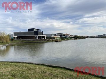 Lote al lago central Barrio Virazon Nordelta