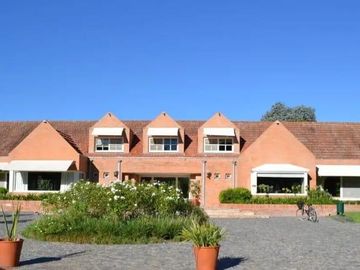 Lote en Venta, 700m2, en Los Cardales Country Club, Campana