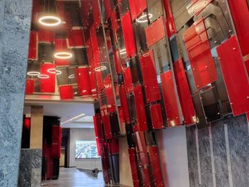 Excelente Oficina en  Edificio Qiub