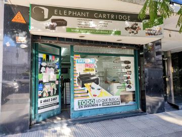 OPORTUNIDAD - Local con Patio sobre Av Estado de Israel entre Gascon y Palestina - Zona Comercial