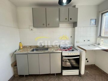 Alquiler de Oficina 2 Ambientes  en Ramos Mejia  Céntrica  Ideal Uso Profesional o Vivienda.