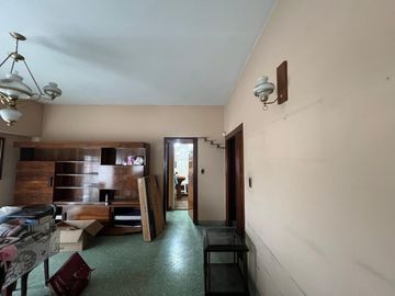 Casa de cuatro ambientes alquiler Wilde galpon