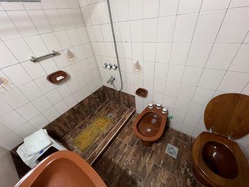Casa de cuatro ambientes alquiler Wilde galpon