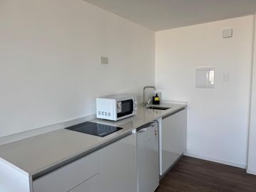 Excelente Studio en alquiler temporario, piso alto, Quartier Del Bajo - Puerto Madero