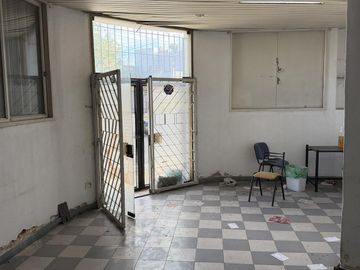 Venta de Local en Esquina sobre Lote Propio