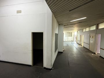 Venta de Local en Esquina sobre Lote Propio