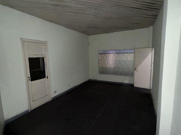 Venta de Local en Esquina sobre Lote Propio