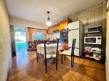 Gran chalet con increíble jardín en Olivos - Vicente López