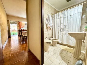 Gran chalet con increíble jardín en Olivos - Vicente López