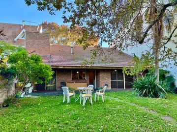 Gran chalet con increíble jardín en Olivos - Vicente López
