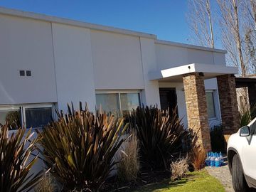 Casa en Fincas de Iraola II