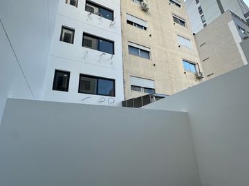 VENTA DEPARTAMENTO DIVISIBLE CON PATIO Y BALCON. AMENITIES