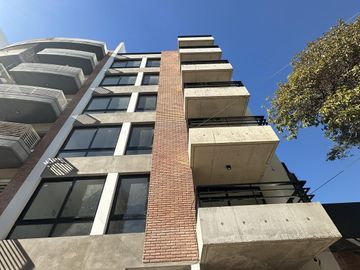 VENTA DEPARTAMENTO DIVISIBLE CON PATIO Y BALCON. AMENITIES
