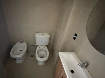 VENTA DEPARTAMENTO DIVISIBLE CON PATIO Y BALCON. AMENITIES