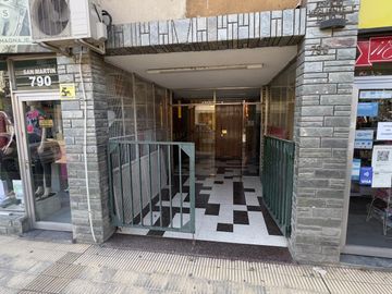 Local sobre San Martin al 700