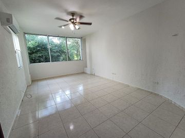 CASA EN VENTA EN MERIDA F-2143, 3 REC. CLUB DE GOLF LA CEIBA $11,500,000