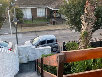 Venta casa PB, 2 dormitorios, terraza y parrilla