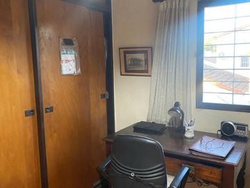 Venta casa PB, 2 dormitorios, terraza y parrilla