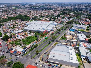 Terreno Comercial en Venta  El Batán Zapopan 2224 m2 con 85m de Frente